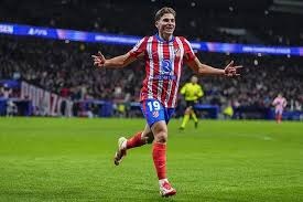 西甲战报：亚马尔传射，奥尔莫双响，巴塞罗那3-1阿拉维斯