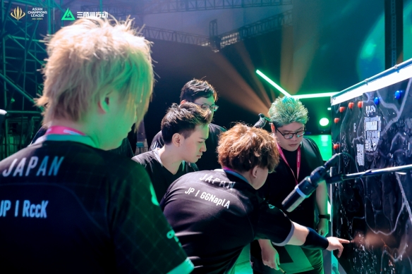 拉菲尼亚绽 拉菲尼亚绽