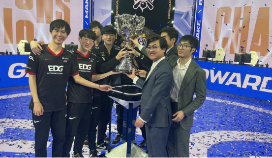 关键时刻屡 关键时刻屡